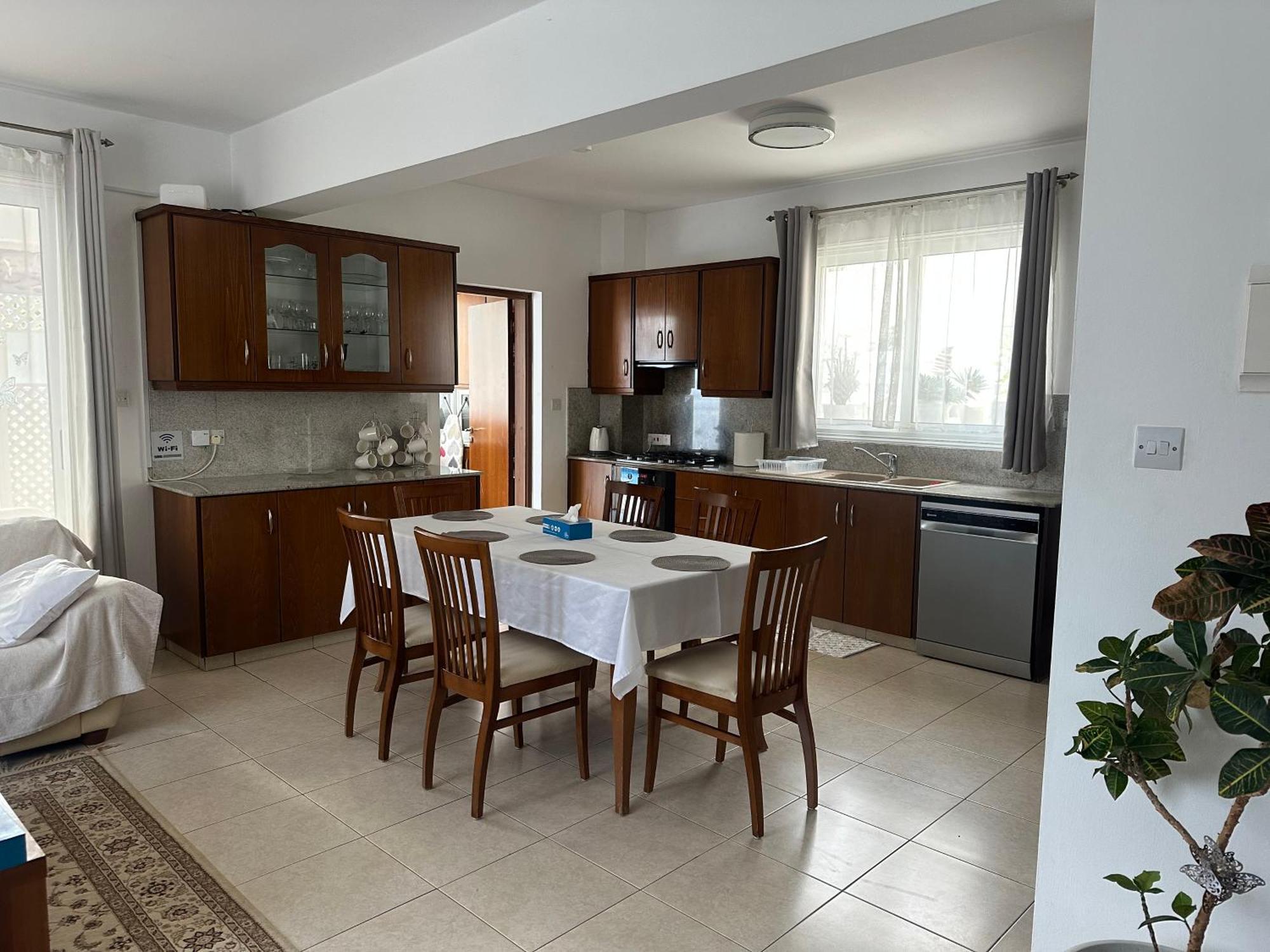 Villa Andy-350 M From The Beach Larnaca Exterior photo
